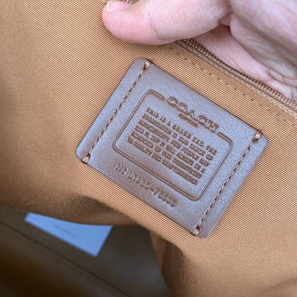 Coach Town Tote In Sig Canvas F76636 - Picture 6 of 6